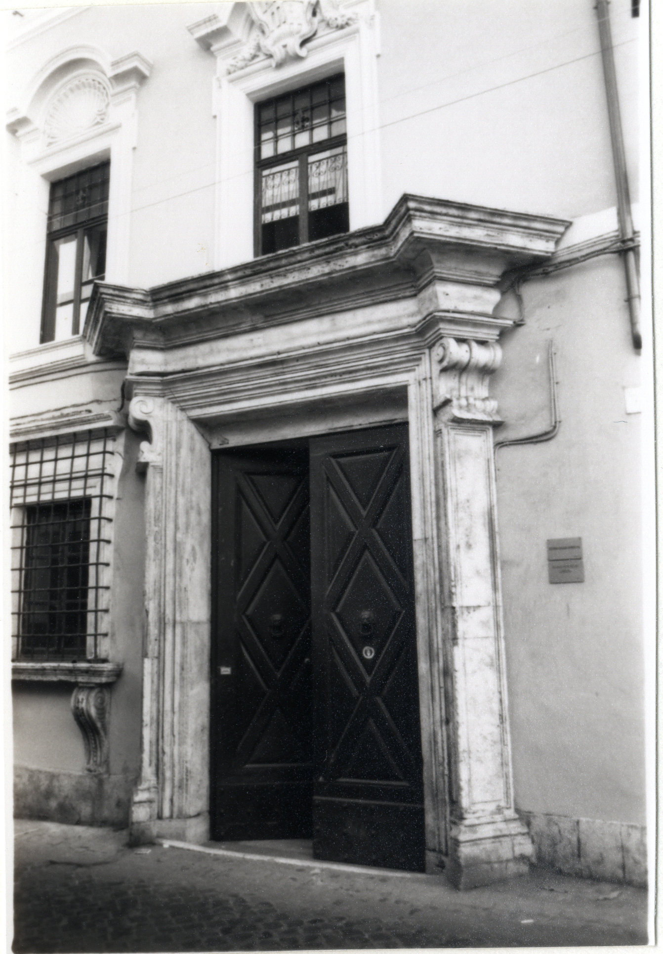 [Palazzo in via Giuseppe Garibaldi, 35/ 37]