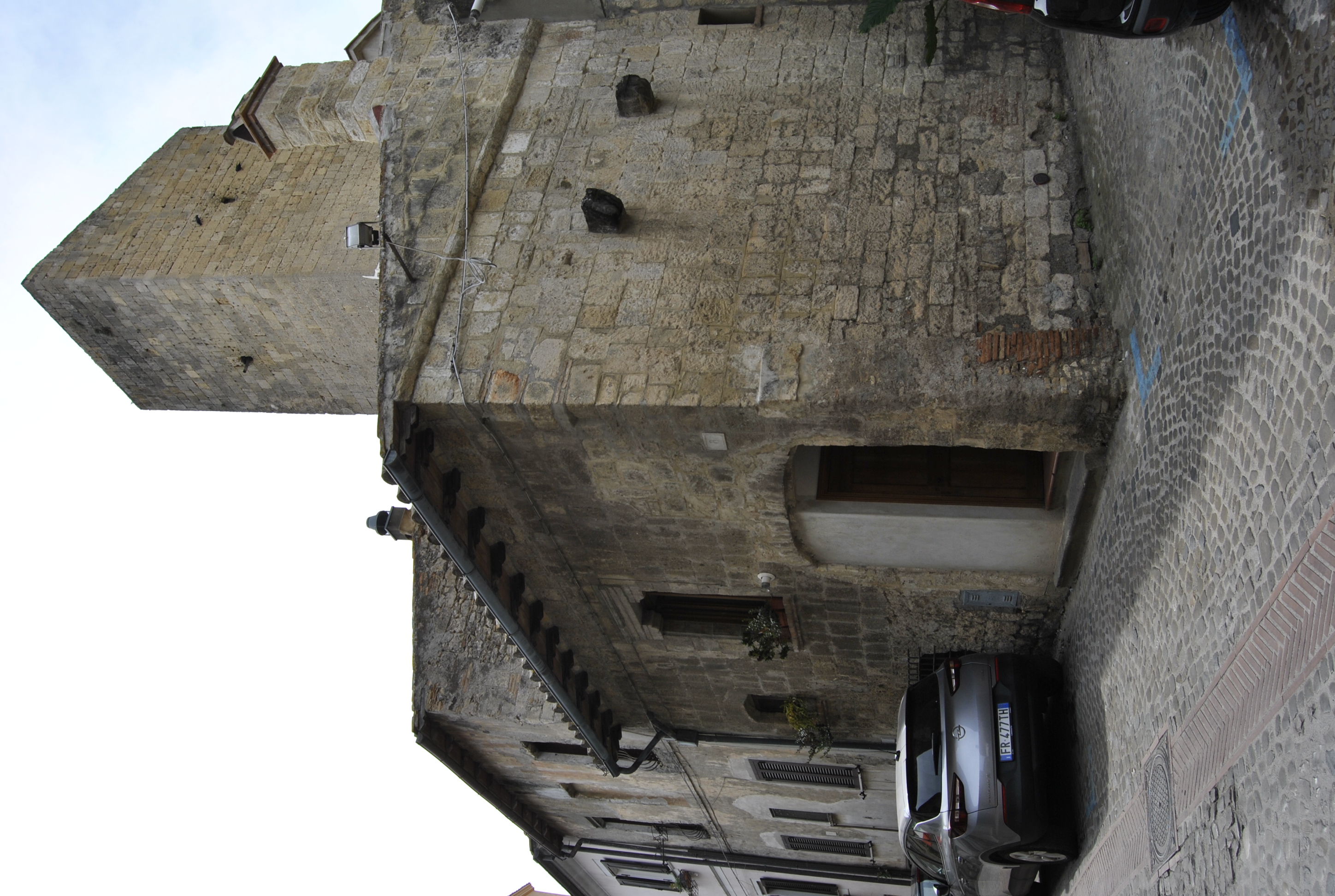 [Casa in via degli Archi, 8]