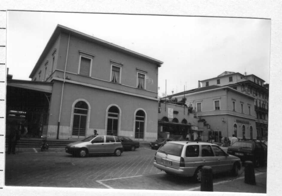 Stazione ferroviaria
