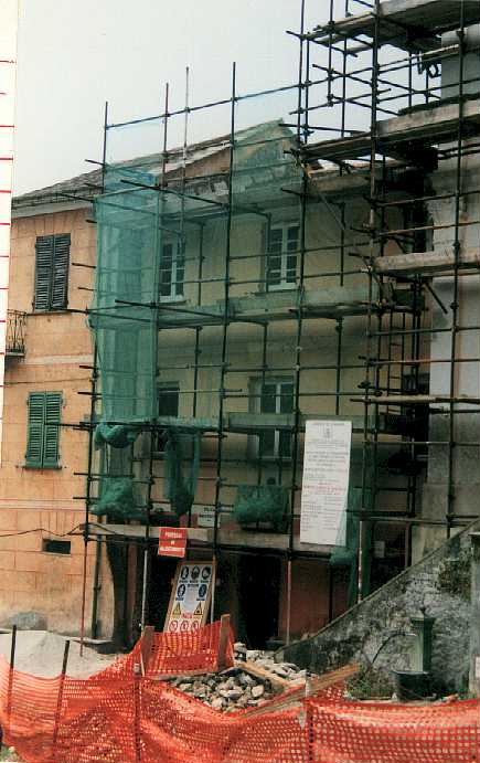 Edificio in Piazza Innocenzo IV