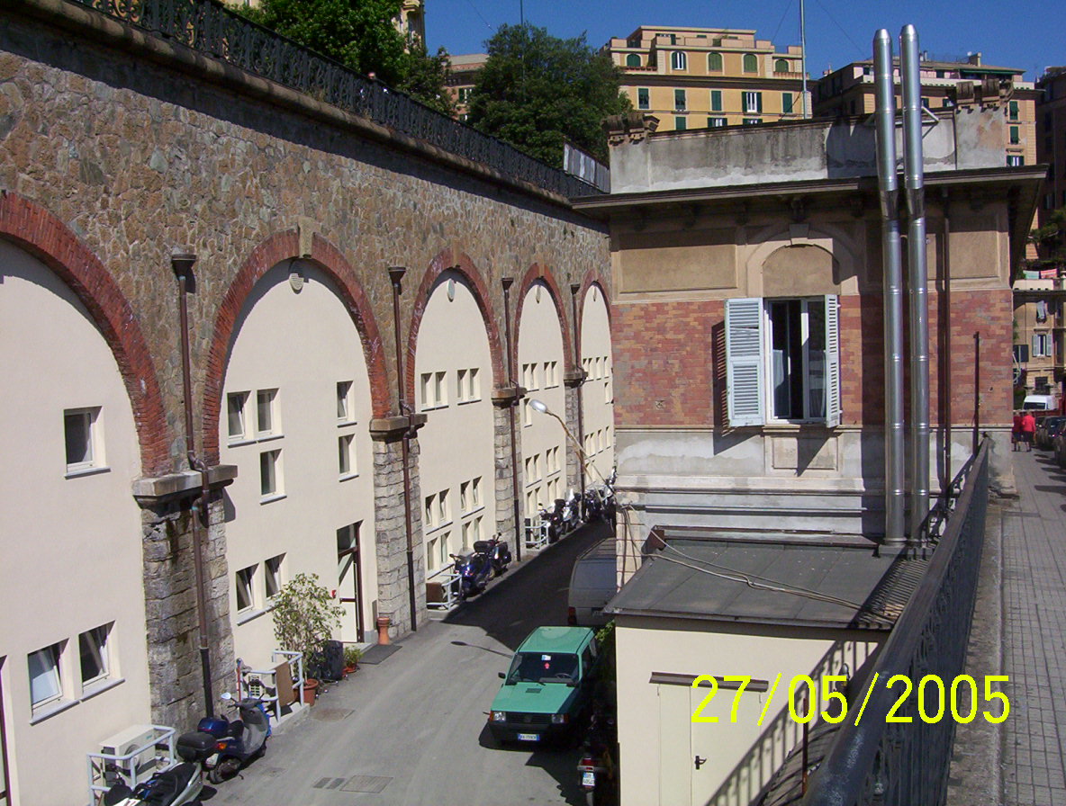 Arcate sottostanti Mura Santa Chiara e Via Innocenzo Frugoni