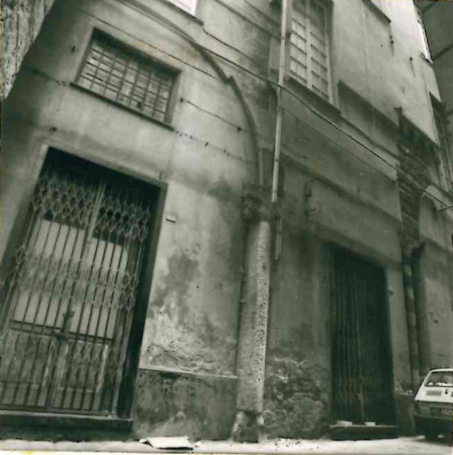 Casa con resti di loggia