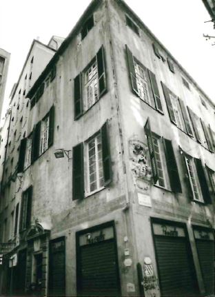 Casa in Piazza Campetto 9