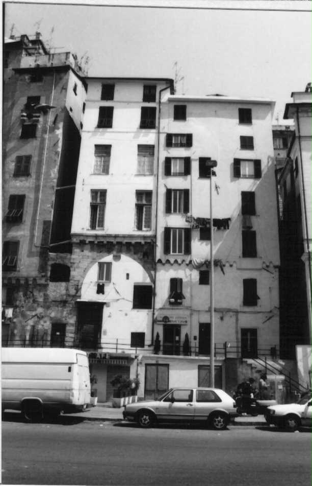 Casa in piazza Cavour 9