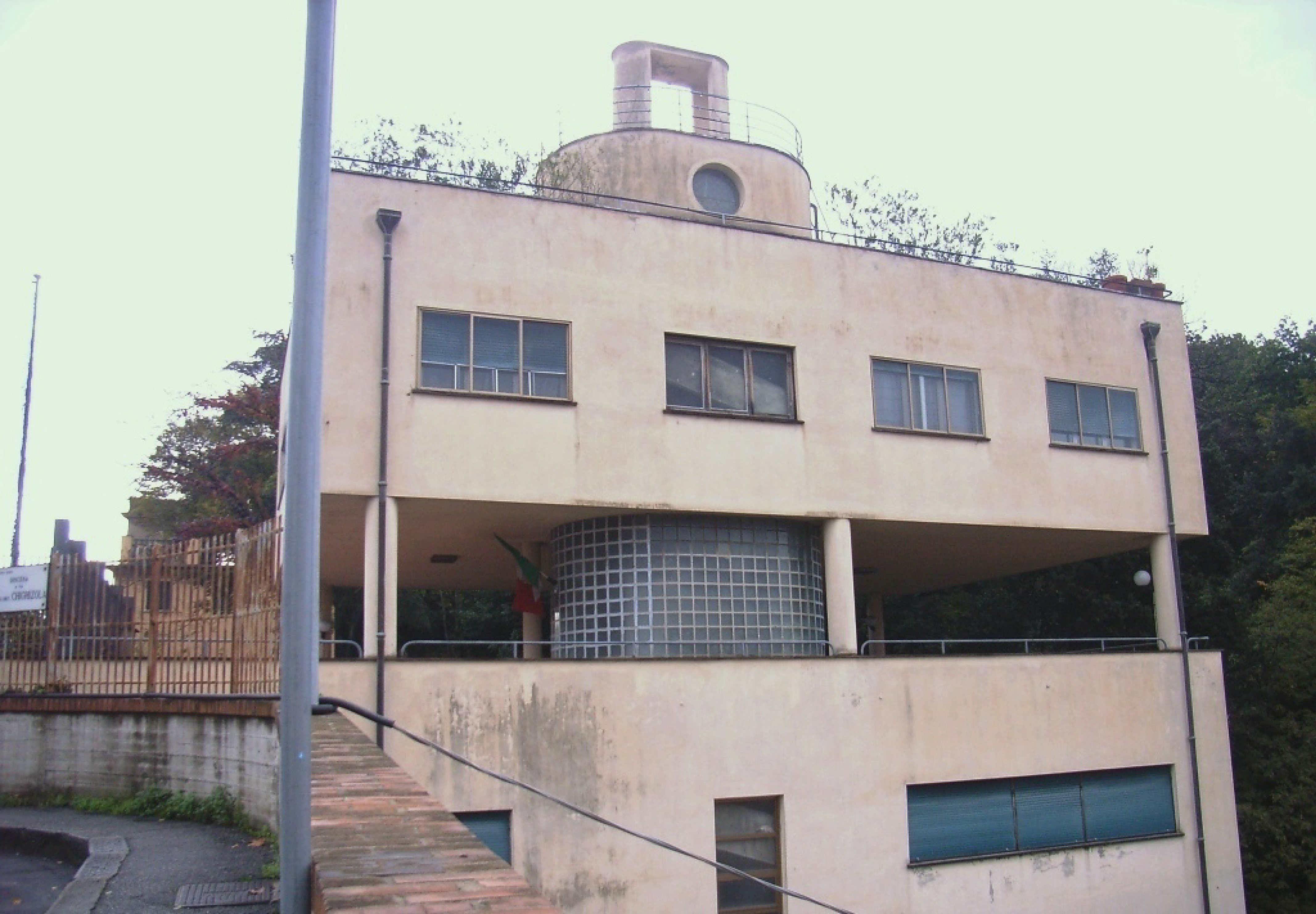 Casa rionale Littoria N.Bonservizi o Casa del sol