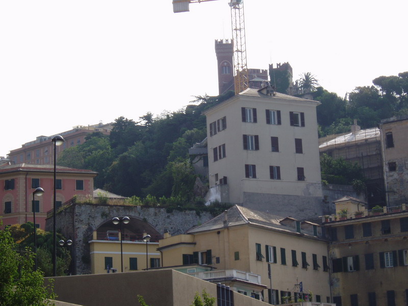 Palazzina sulle mura di cinta del secolo XVI ed aree pertinenziali