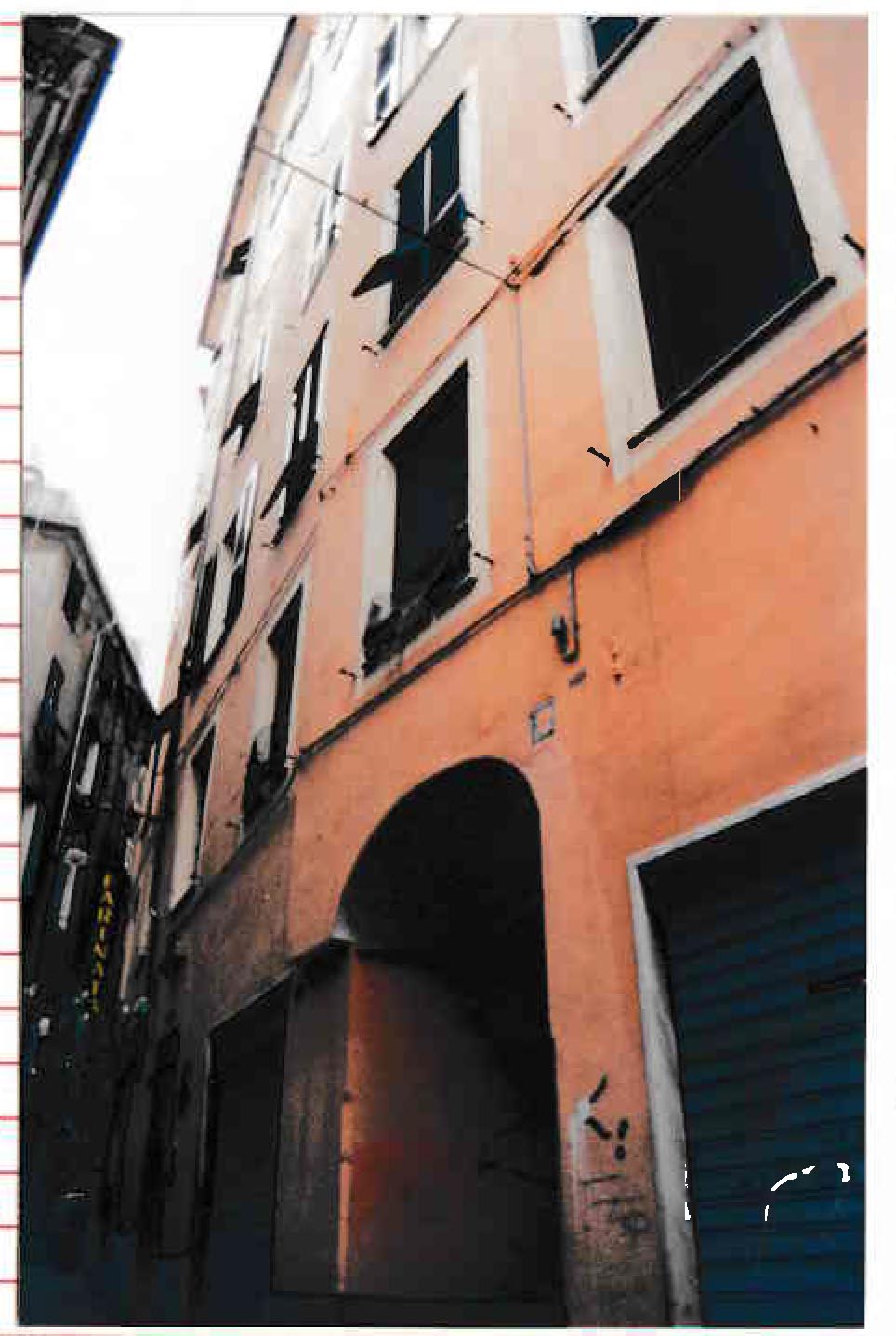 Palazzo in Via Ravecca, 3