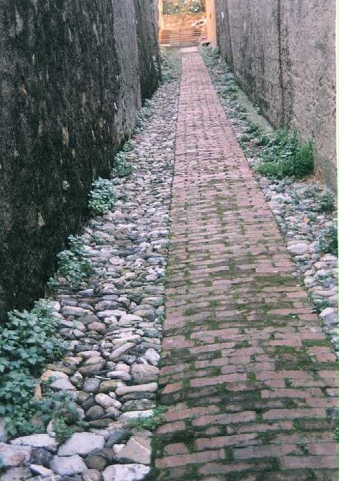 Pavimentazione in via Icaro
