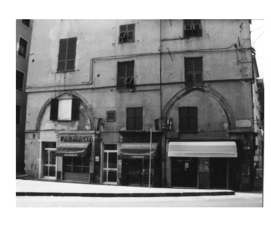 Resti di loggia in piazza Cavour