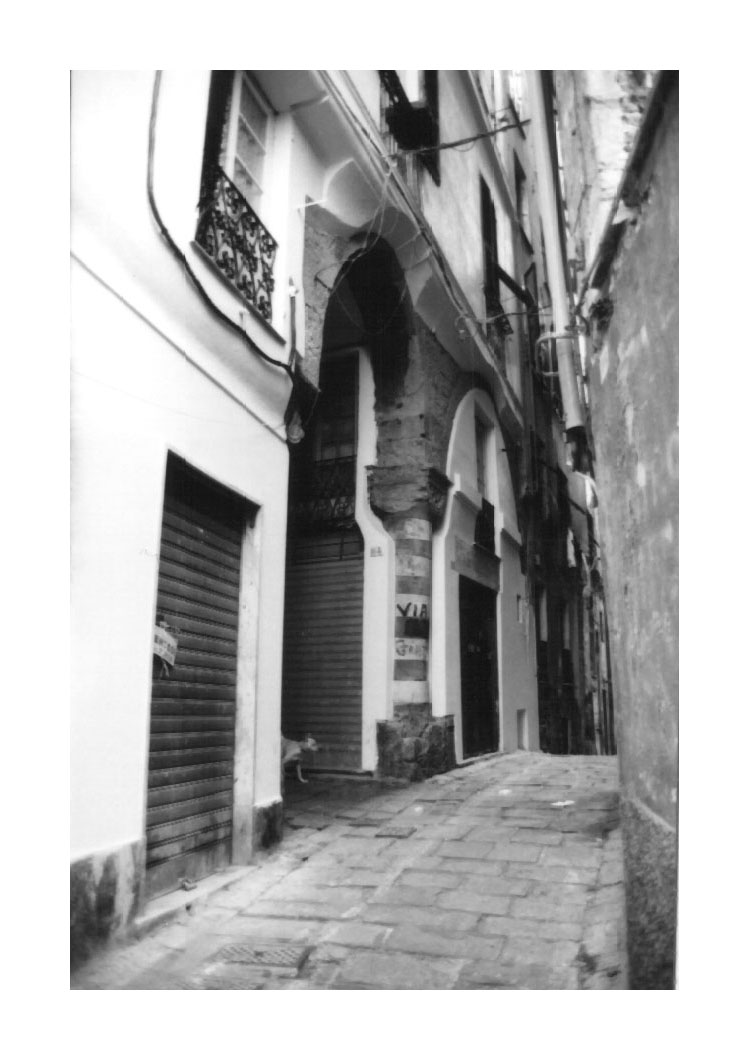 Resti di loggia in via delle Grazie 14