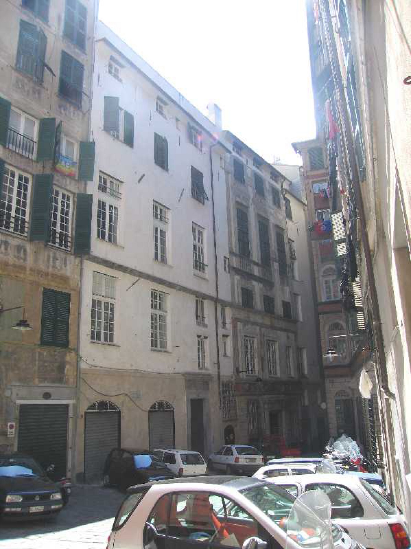 [Casa in linea in piazza Pinelli, 1-3]
