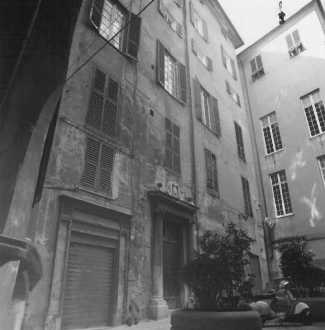 [Casa privata in piazza Posta Vecchia, 1]