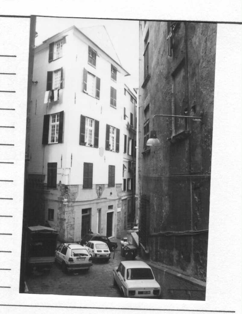 casa in Piazza Embriaci 3