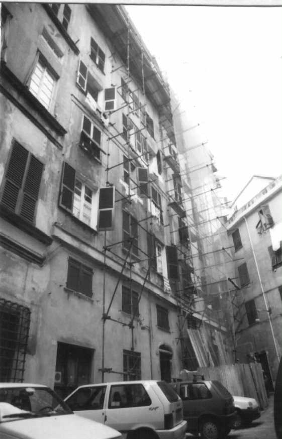 casa in Piazza Pinelli 4