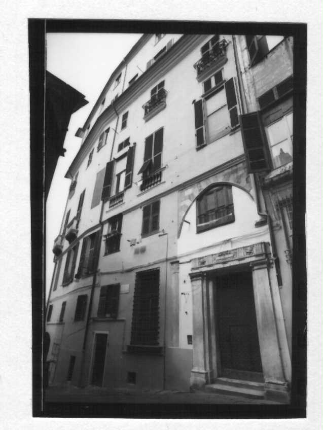 casa in Piazza S. Marcellino 4