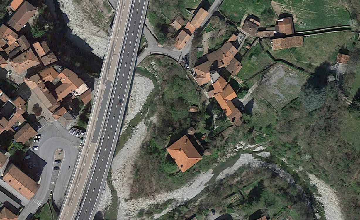 Cascina annessa al castello del Piano