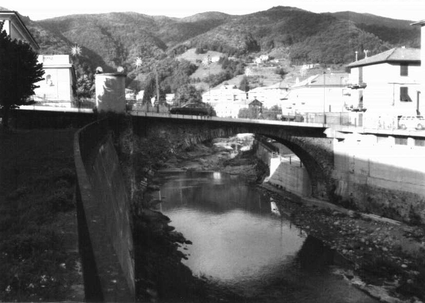 Ponte in pietra a tre archi sullo Stura