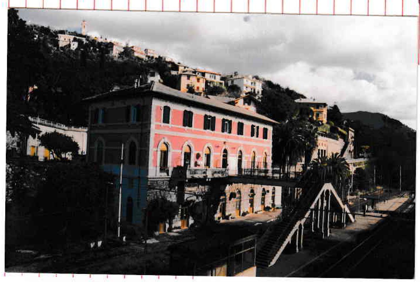 Stazione ferroviaria di Pieve Ligure