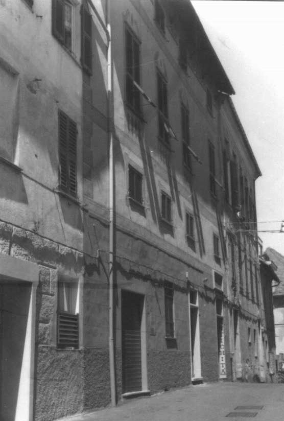 [Casa a schiera in via E. Pizzorni, 49]