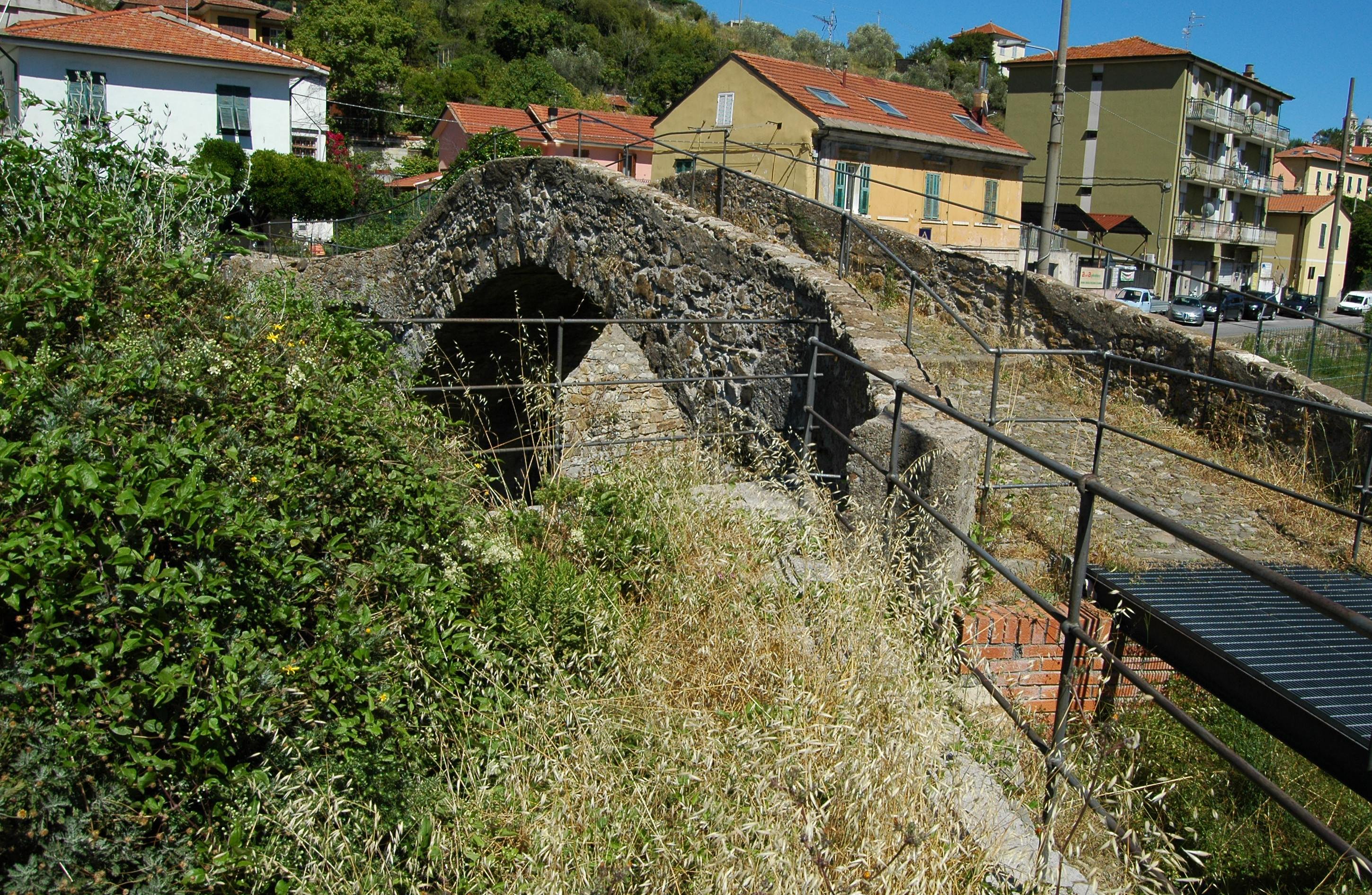 PONTE DI PIETRA DI CARAMAGNA e VIABILITA' STORICA