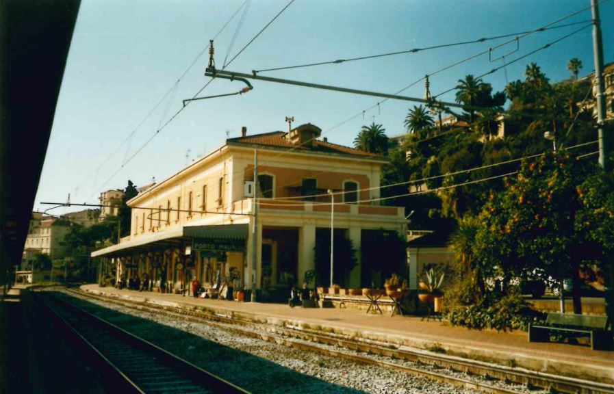 Stazione FS di Imperia, Porto Maurizio