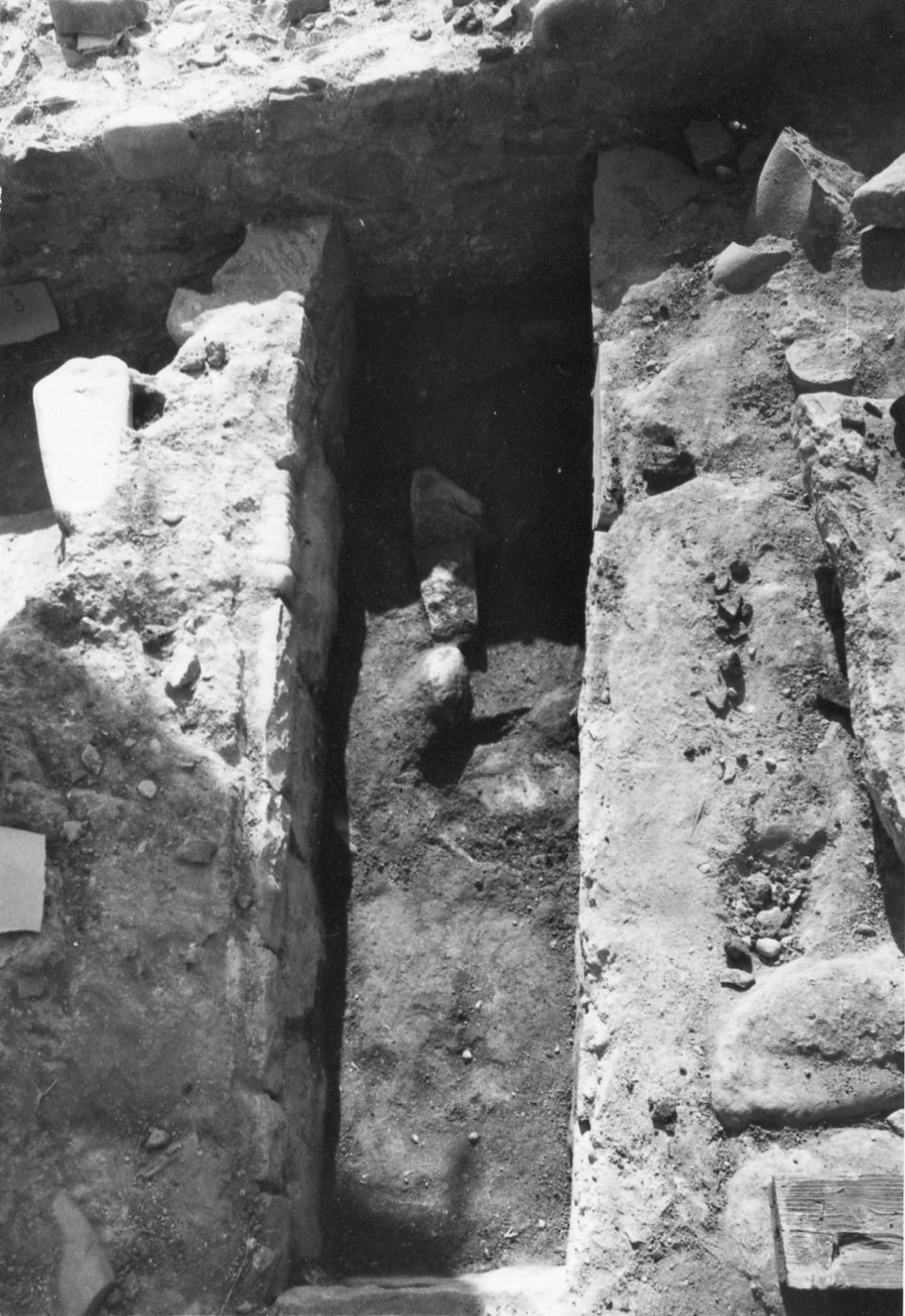 Basilica paleocristiana di CAPO DON, Tomba 1