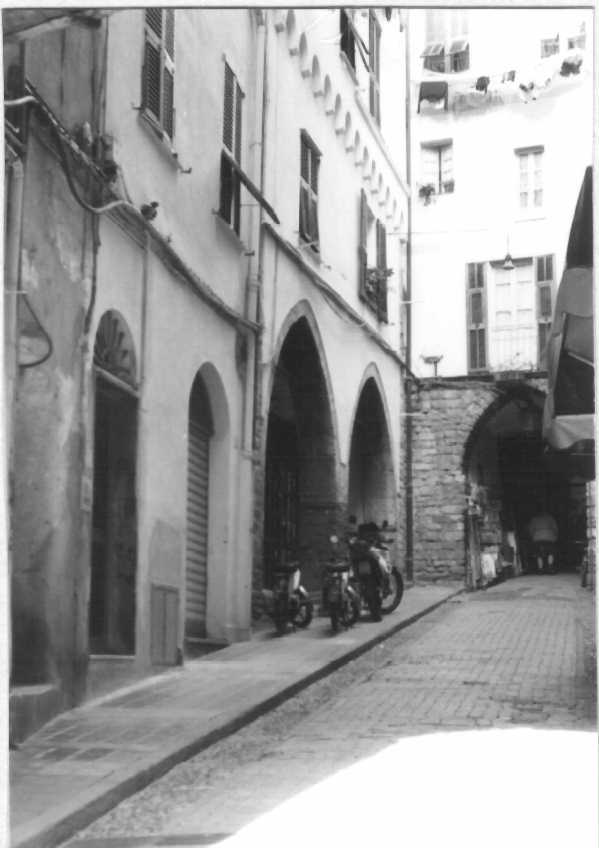 Ioggia con due arcate