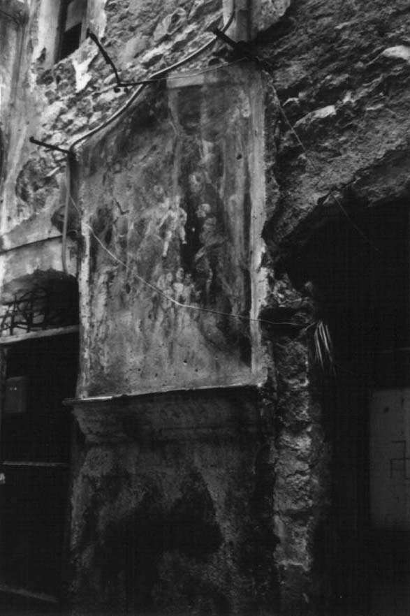 Casa con sovraporta