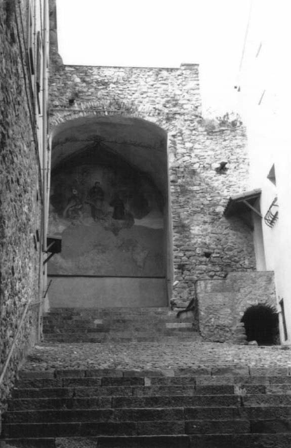 Tre porte di S. Dalmazzo con resti di mura di cinta