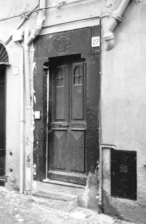 [Casa privata in via Littardi, 27]
