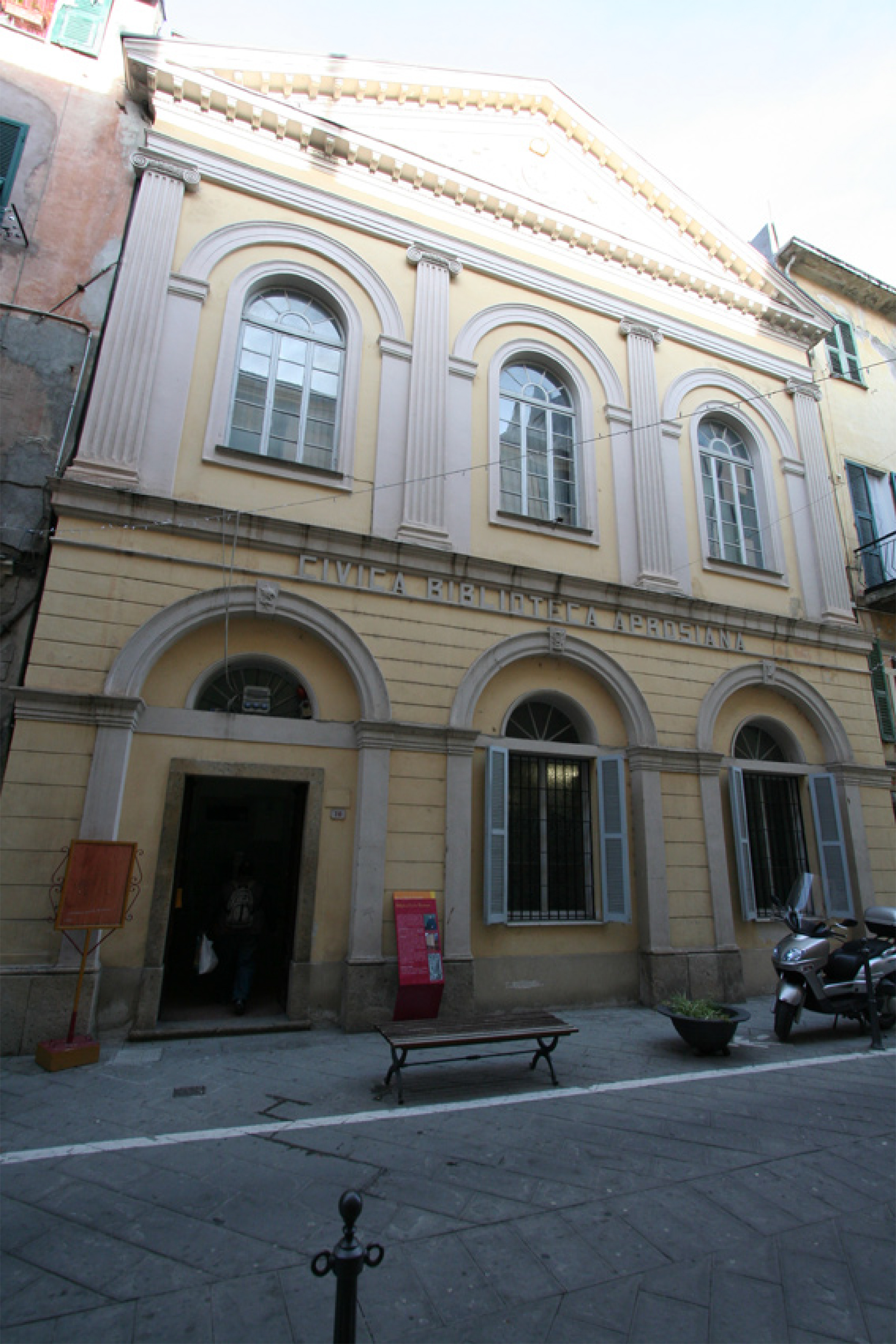 Biblioteca Aprosiana