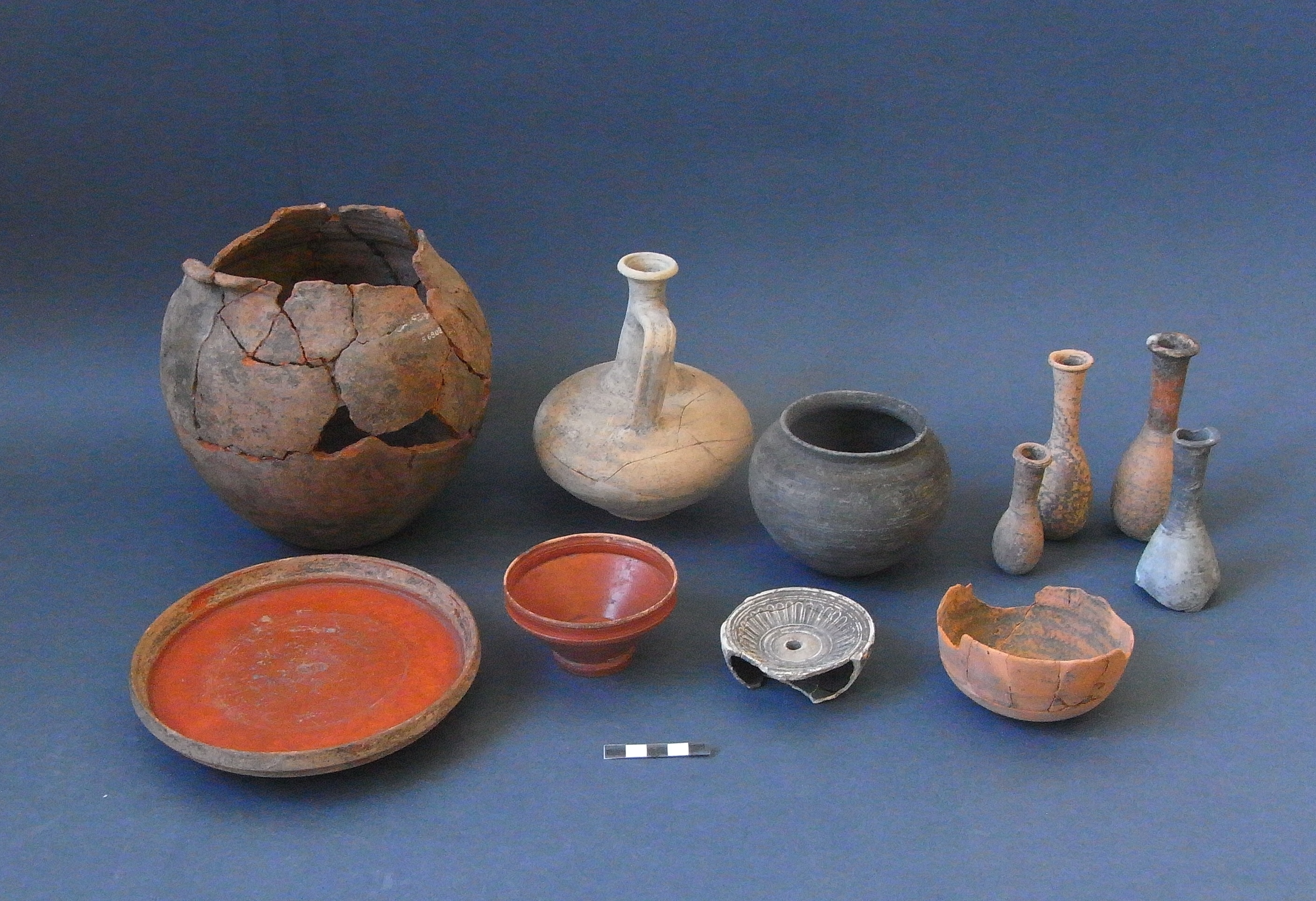 Necropoli di Albintimilium, area a sud recinti D-E, tomba 73