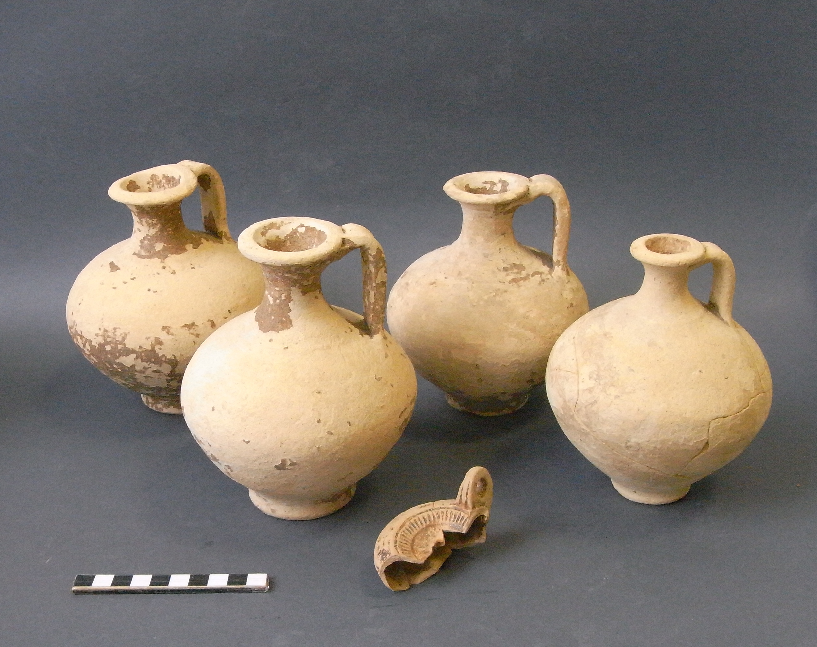 Necropoli di Albintimilium, area esterna recinti A-B-C, tomba 32
