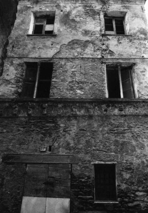 [Casa in via Manfredi, 37]