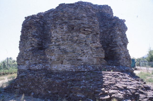 MAUSOLEO adiacente area archeologica di Luni