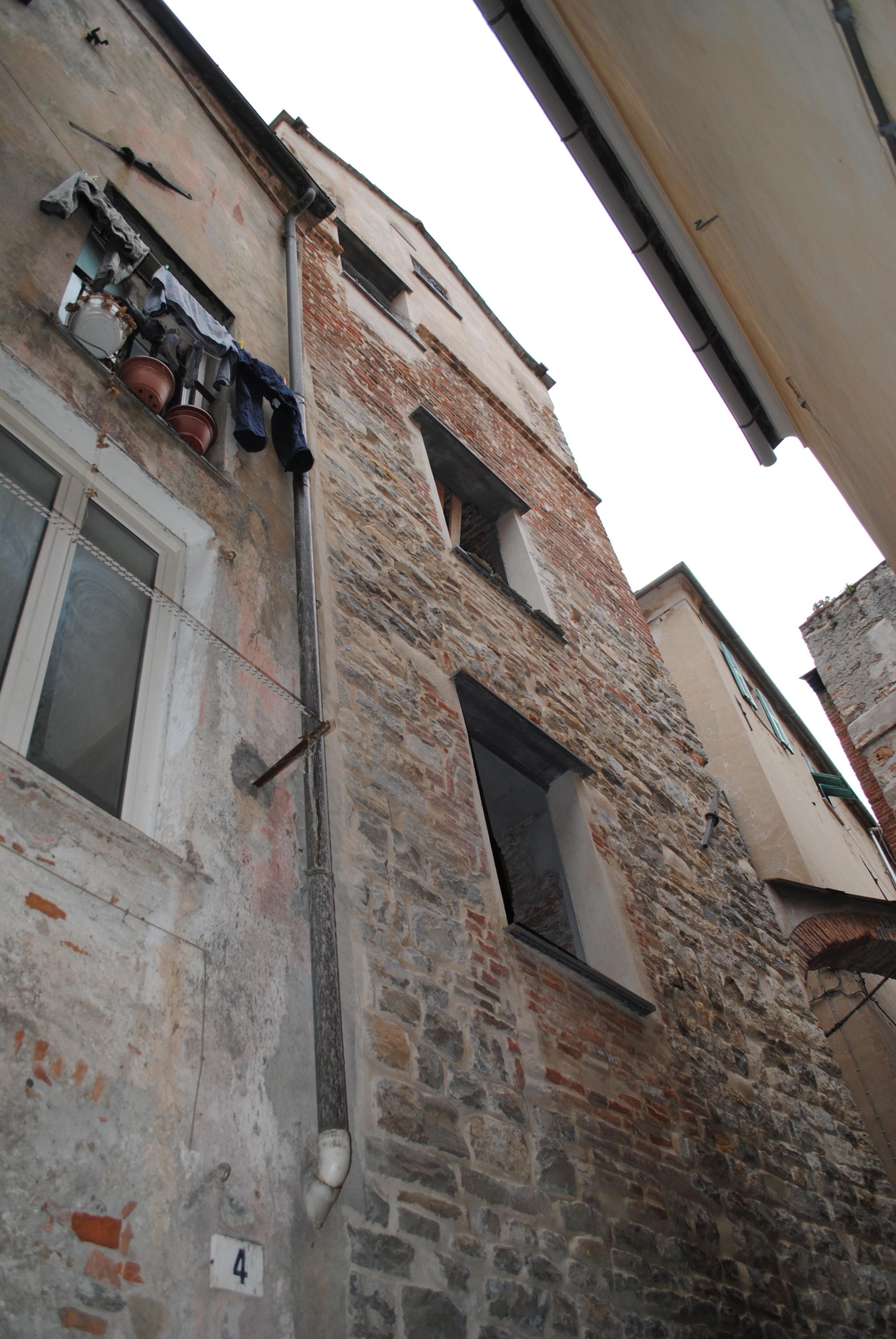 [Casa medievale in vico dell'Olmo, 2]