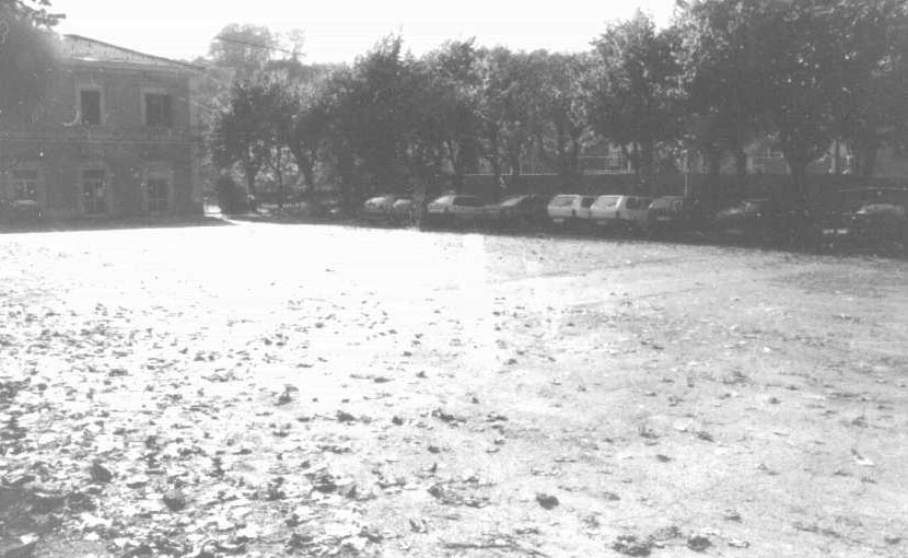 Piazzale antistante il fabbricato viaggiatori FF. SS