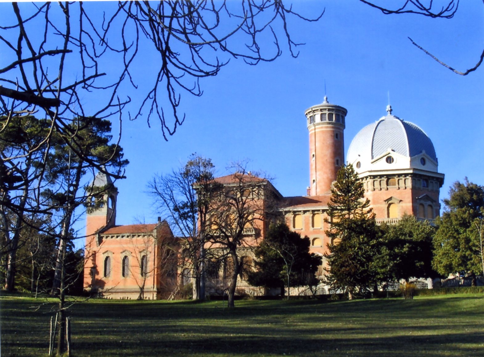 Castello Musso Piantelli con giardino e pertinenze