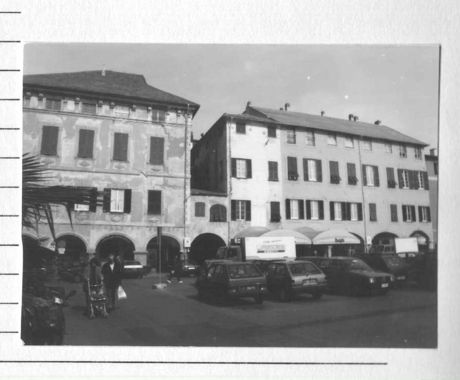Casa Pertica con portici