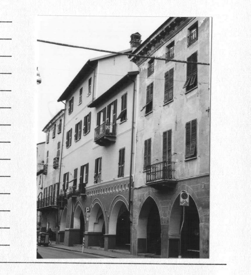 [Casa in Piazza Italia, 45/47/51/53]