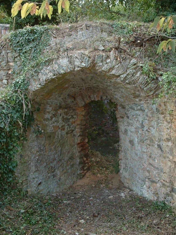 Antica Fornace da calce con annesso terreno