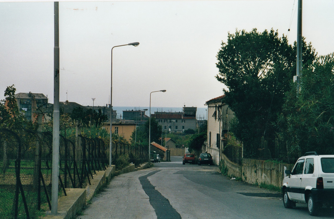 Casa con torre annessa