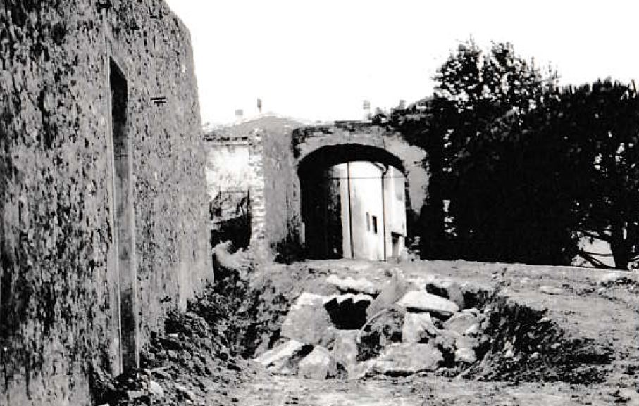 Muro di cinta Monastero S. Teresa delle Carmelitane