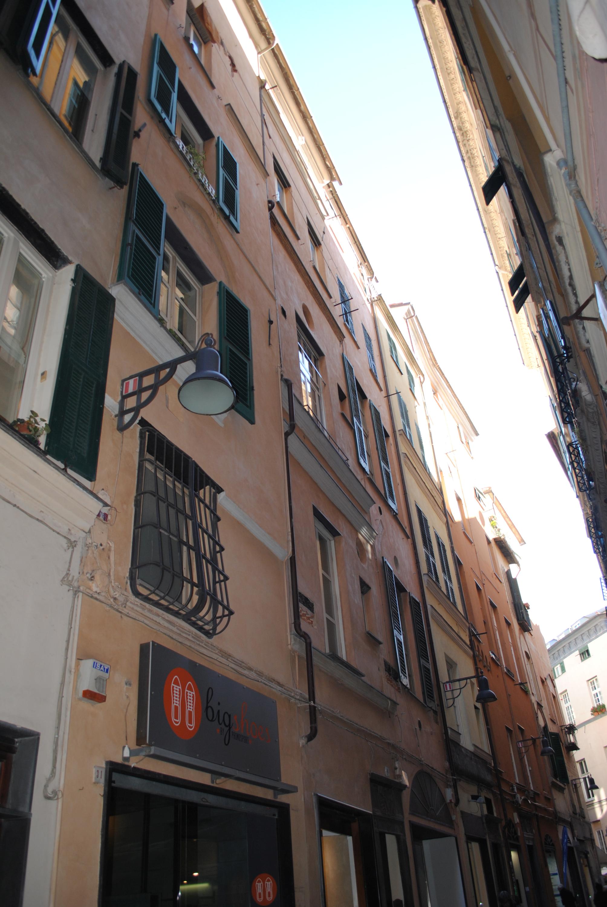 [Casa in Via Pia 9, 31r, 33r, 35r]