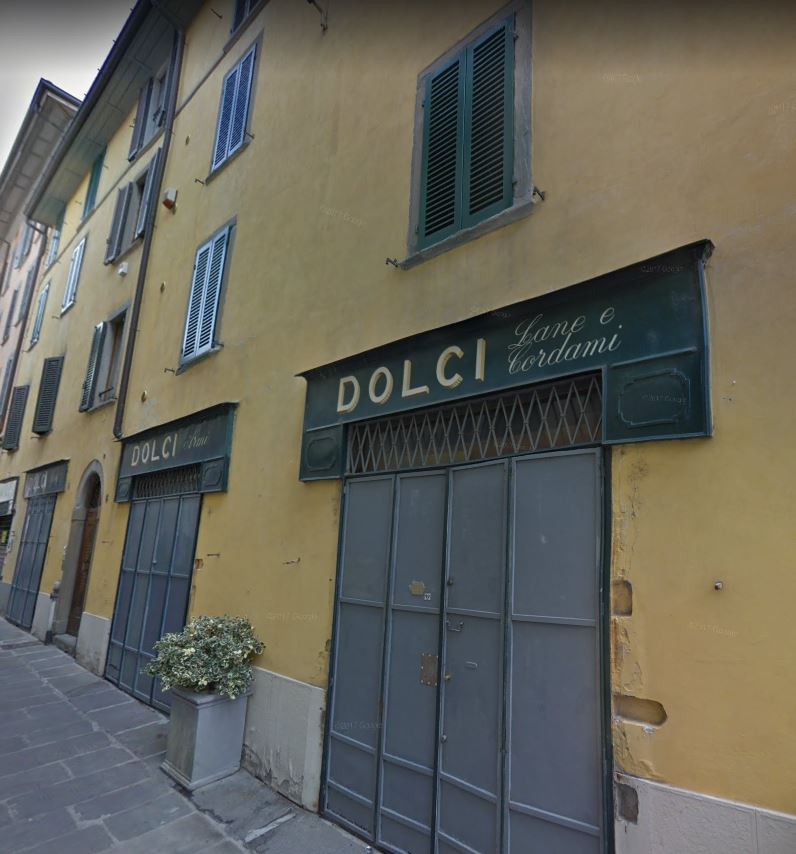 Botteghe con stucchi e affreschi