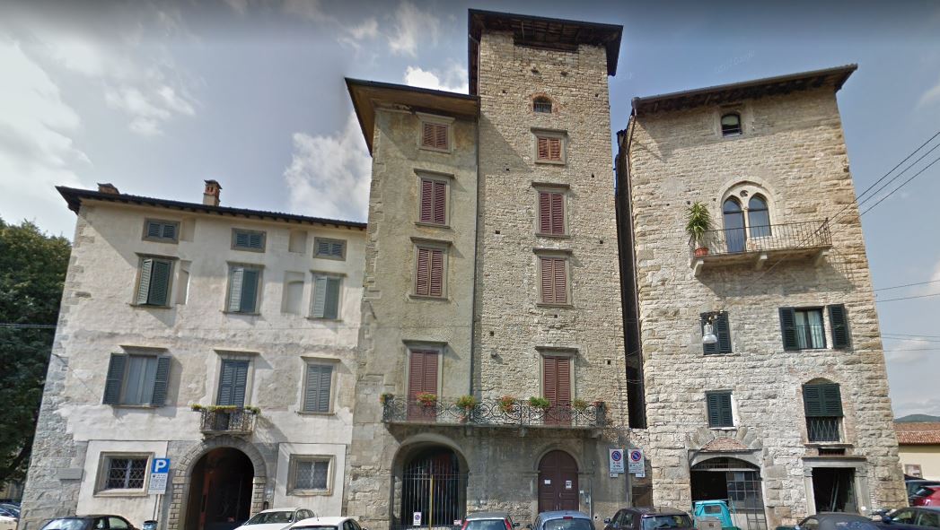 Casa con avanzi medievali e romani