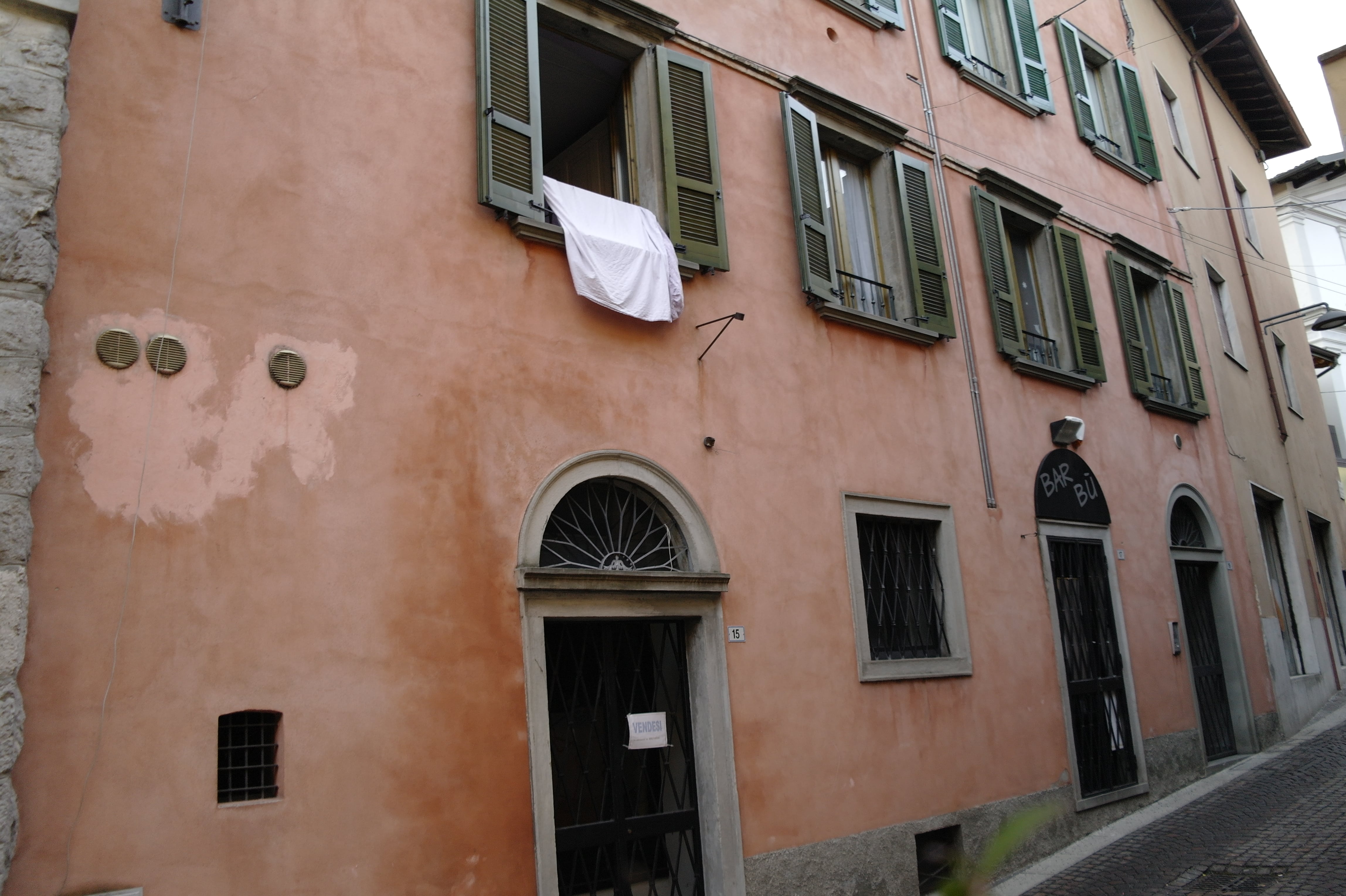 Ex casa comunale in via Gusmini 15/17/19
