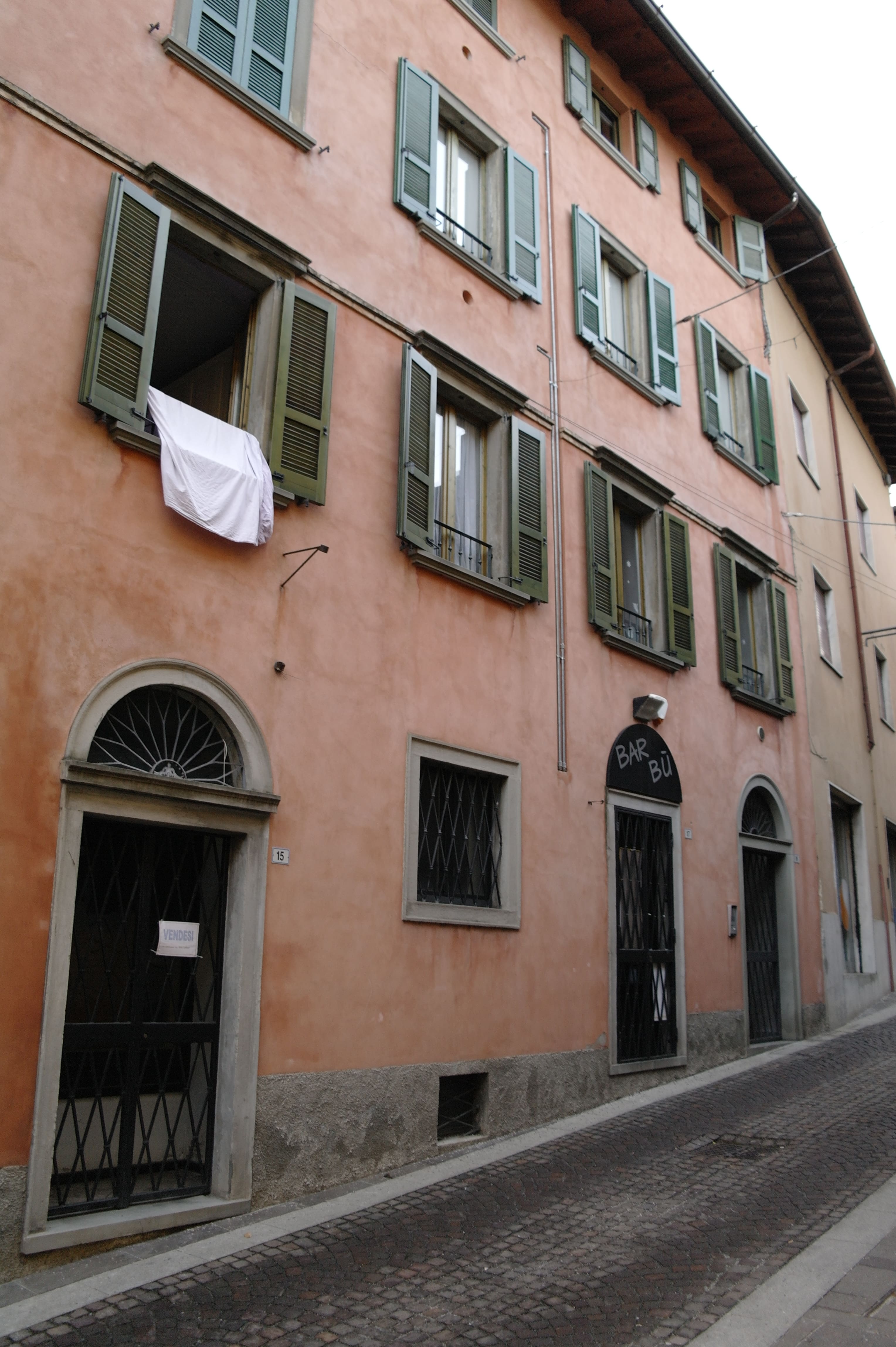 Ex casa comunale in via Gusmini 15/17/19