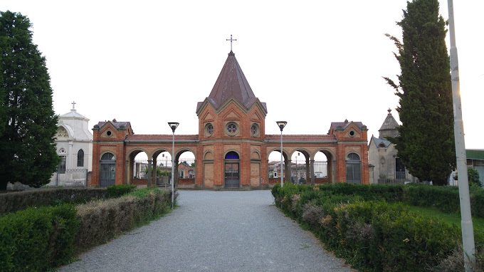 Ingresso al Cimitero Comunale