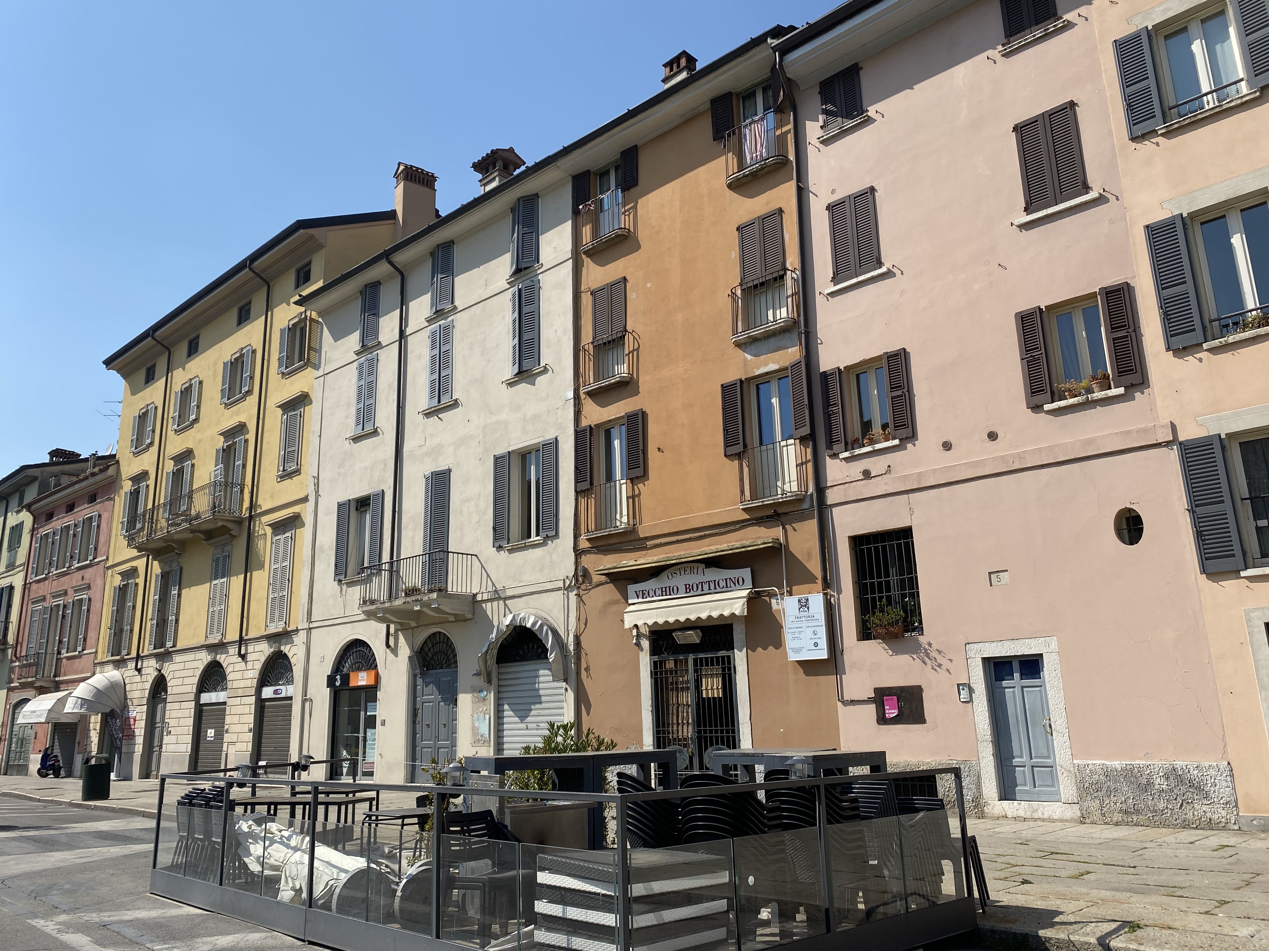 Casa in Piazzale Arnaldo, 5 e 6